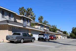 8702-8718 Ildica St in Spring Valley, CA - Building Photo