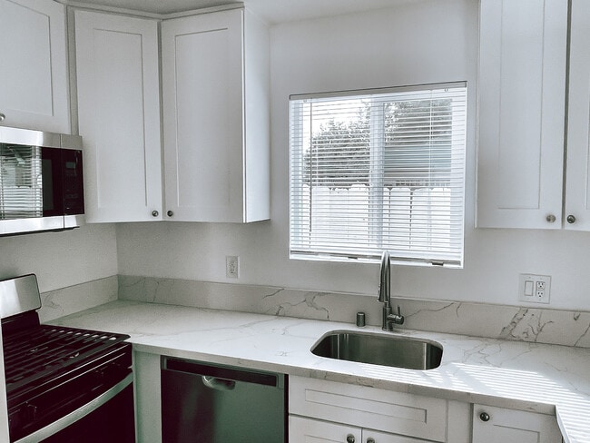 6002 3rd Ave in Los Angeles, CA - Building Photo - Building Photo