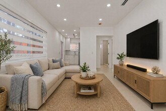 13185 Emerald Dr in North Miami, FL - Building Photo - Building Photo