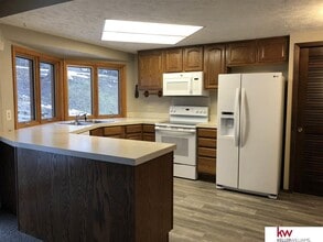 212 Douglas Dr in Bellevue, NE - Building Photo - Building Photo