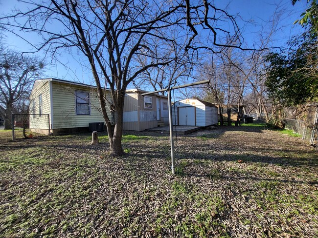 1008 S 4th St in Killeen, TX - Foto de edificio - Building Photo