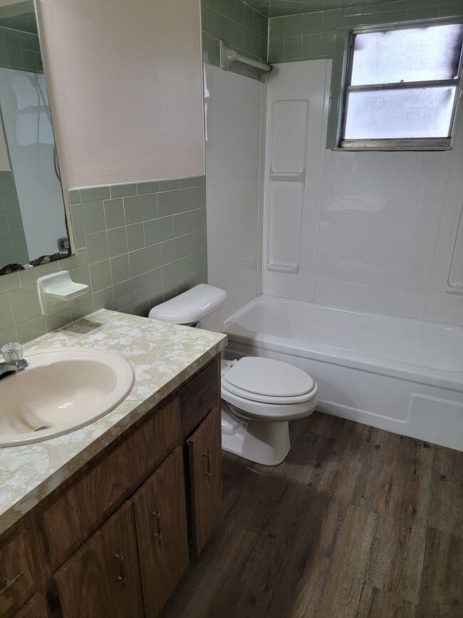 property at 923 S Brisson Terrace