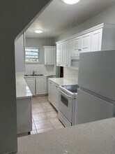 417 SW 7th Ter in Dania Beach, FL - Foto de edificio - Building Photo