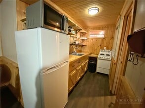 143 Ridge Crest Dr in West Jefferson, NC - Building Photo - Building Photo