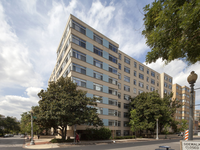 Bon Wit Plaza in Washington, DC - Building Photo - Building Photo