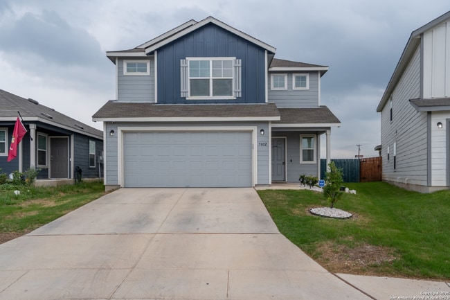 property at 5802 Rolling Gln