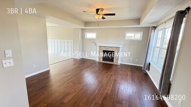2125 Orchard Ridge Dr NW in Grand Rapids, MI - Building Photo - Building Photo