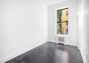 1558 York Ave in New York, NY - Building Photo - Building Photo