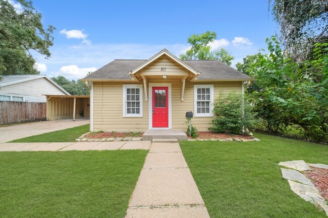 property at 811 S Hill St