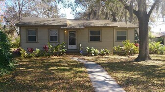 10007 N Edison Ave in Tampa, FL - Building Photo