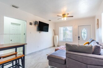 277 NW 48th St in Miami, FL - Building Photo - Building Photo