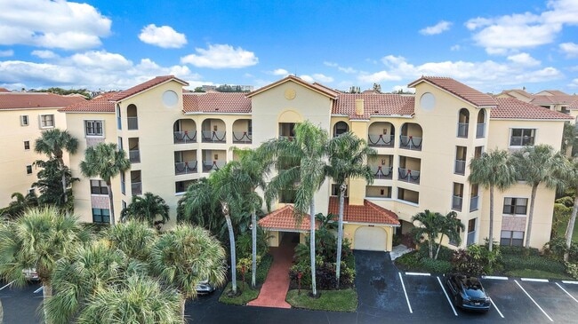 100 Uno Lago Dr, Unit 404 in Juno Beach, FL - Building Photo - Building Photo