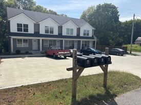 2073 N Ford St in Clarksville, TN - Building Photo