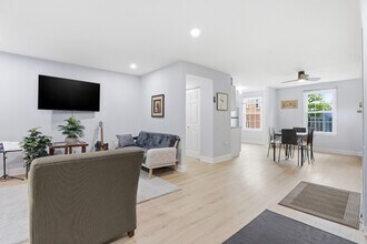 742 Quince Orchard Blvd in Gaithersburg, MD - Building Photo - Building Photo
