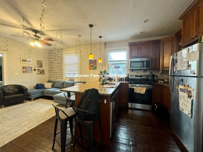 717 Parker St, Unit 3 in Boston, MA - Building Photo - Building Photo