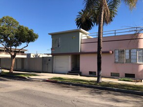 2552-2560 Cedar Ave in Long Beach, CA - Building Photo - Building Photo