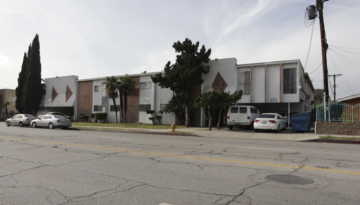 Golden State Apartments in Los Angeles, CA - Building Photo