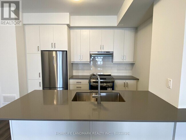 131 Honeycrisp Cres in Vaughan, ON - Building Photo - Building Photo