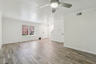 515 Tallowood Rd in Houston, TX - Building Photo - Building Photo