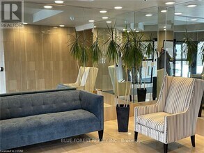 19 King St in London, ON - Building Photo - Building Photo