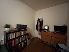 2554 W Eastwood Ave, Unit 1 in Chicago, IL - Building Photo - Building Photo