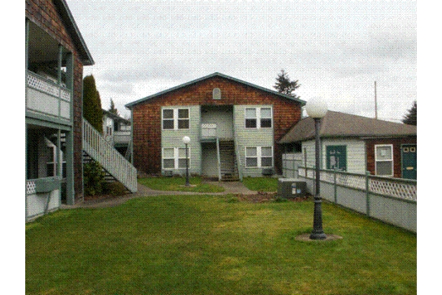 Columbia Valley Garden Apartments in Longview, WA - Building Photo - Building Photo