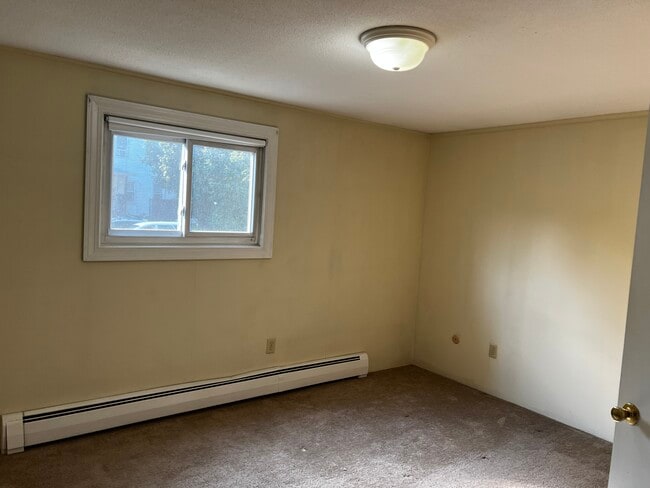 33 Crawford St in Leominster, MA - Building Photo - Building Photo