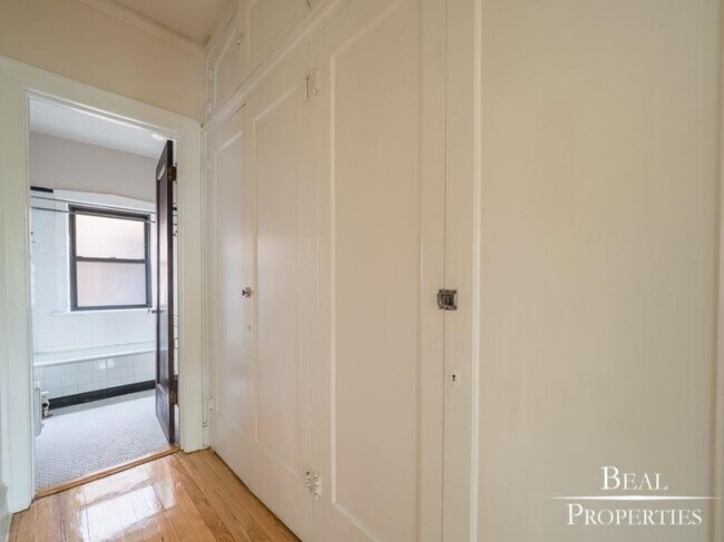 property at 1307 Oak Ave