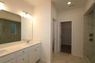 11108 Lochmere Rd in Charlotte, NC - Building Photo - Building Photo