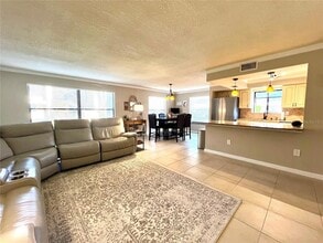 2101 Hammock Pine Blvd, Unit 2101 in Clearwater, FL - Building Photo - Building Photo