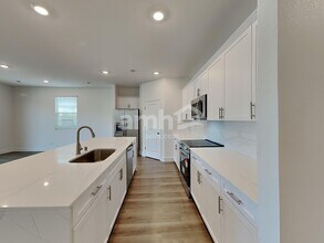 8092 Winterfell Peak Ave in Las Vegas, NV - Building Photo - Building Photo