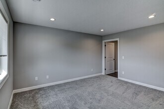 945 Monette Ave in New Richmond, WI - Building Photo - Building Photo