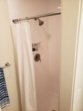 1015 Aoloa Pl in Kailua, HI - Building Photo - Building Photo