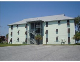 699 Dunbar Ave in Bay St. Louis, MS - Building Photo