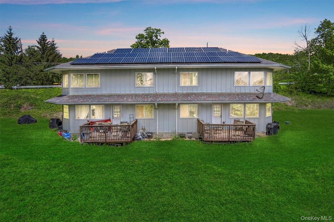 448 Old Mountain Rd in Port Jervis, NY - Building Photo