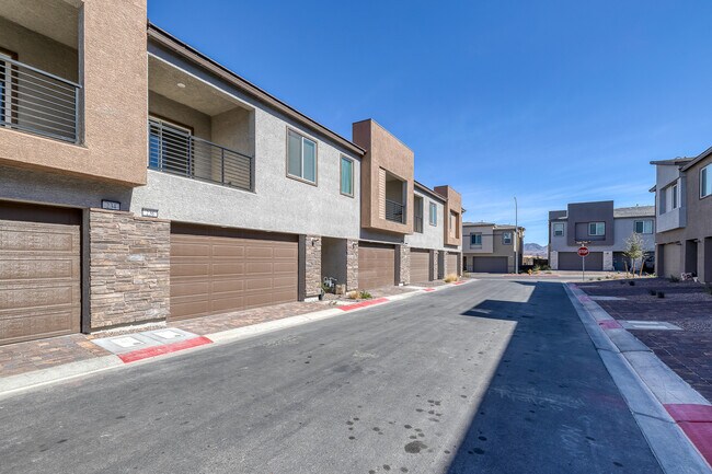 236 Juniper Peak Dr in Henderson, NV - Building Photo - Building Photo