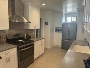 3002 Manhattan Ave in Glendale, CA - Building Photo - Building Photo