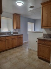 12915 Doty Ave, Unit D in Hawthorne, CA - Building Photo - Building Photo