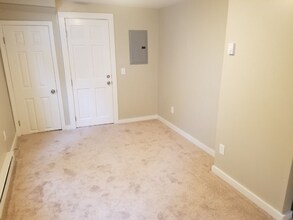 68 Pearl St-Unit -D in Middleboro, MA - Building Photo - Building Photo
