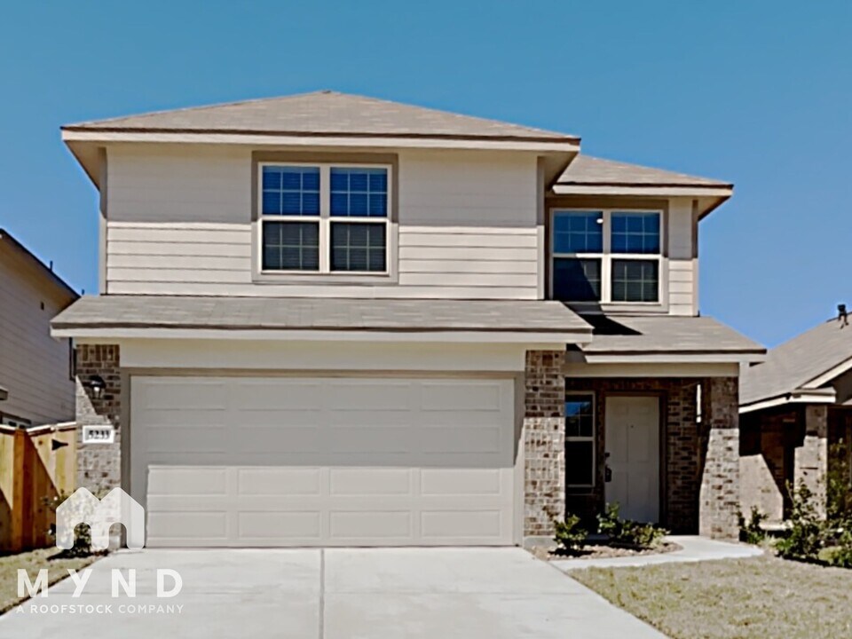 5233 Elrington Vly Ln in Porter, TX - Building Photo