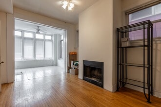 3238 N Sheffield Ave, Unit 1 in Chicago, IL - Foto de edificio - Building Photo