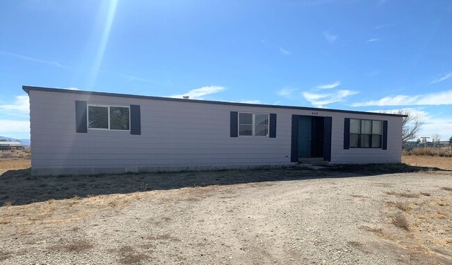 448 Westcliff Dr in Spring Creek, NV - Building Photo - Building Photo