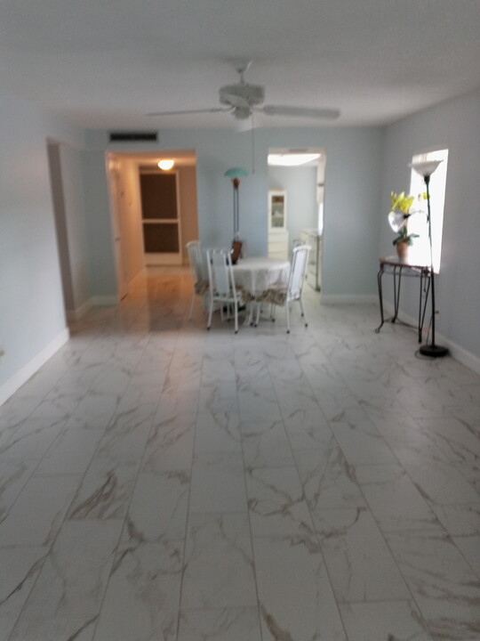1166 6th Ave in Vero Beach, FL - Foto de edificio
