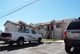 Cora Apartments in Las Vegas, NV - Building Photo - Building Photo