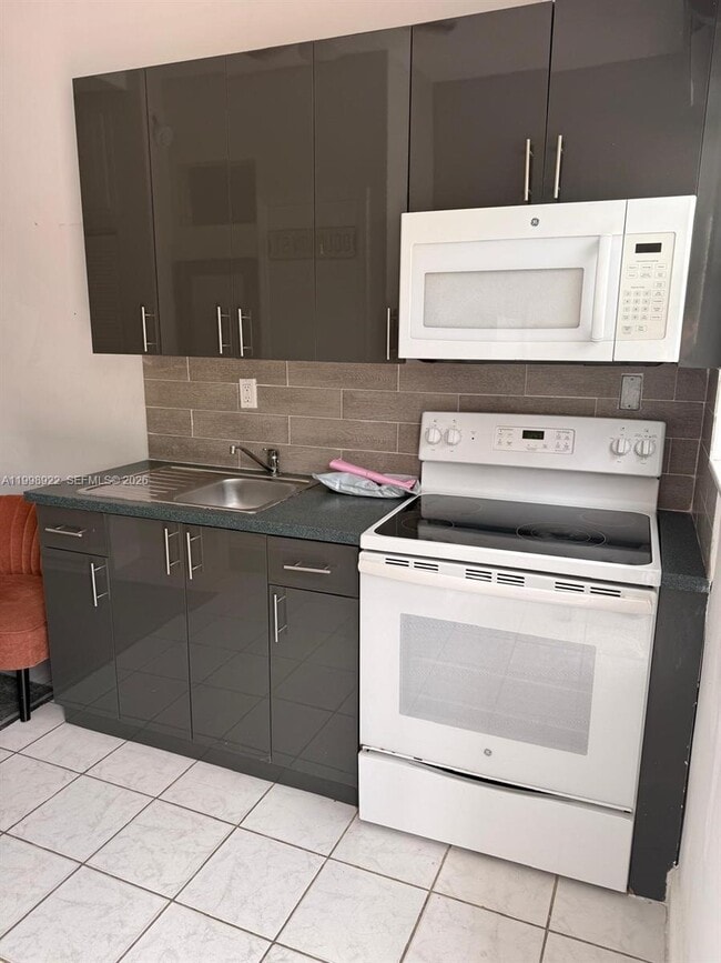 1105 NE 119th St in Biscayne Park, FL - Building Photo - Building Photo