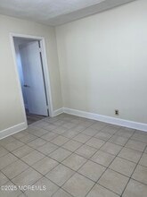 103 Seabreeze Way in Keansburg, NJ - Building Photo - Building Photo