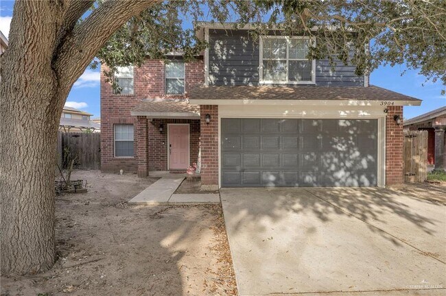 32 Robin Ave in McAllen, TX - Building Photo - Building Photo