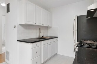 623 Westbourne Dr in West Hollywood, CA - Foto de edificio - Interior Photo