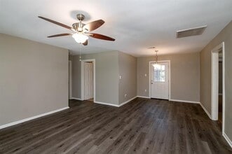 207 Hackberry St in Terrell, TX - Building Photo - Building Photo