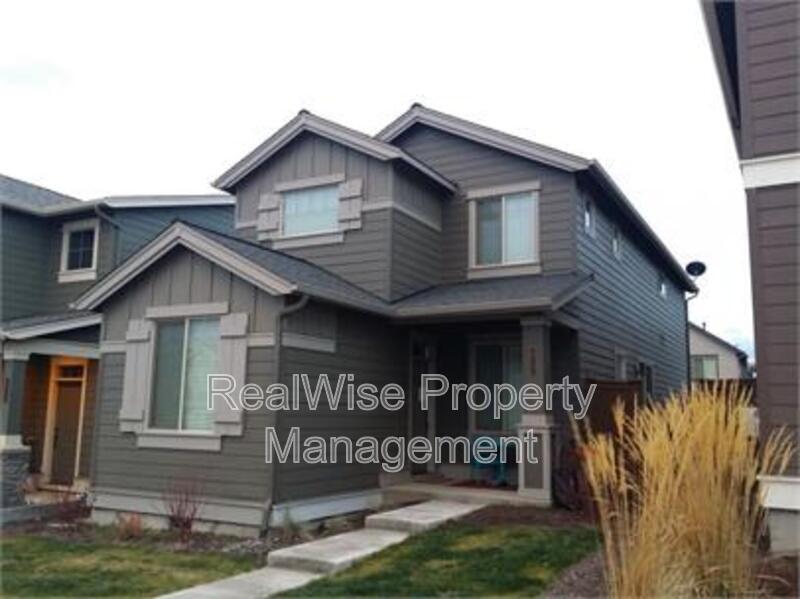20755 Smoke Stack Ln in Bend, OR - Building Photo